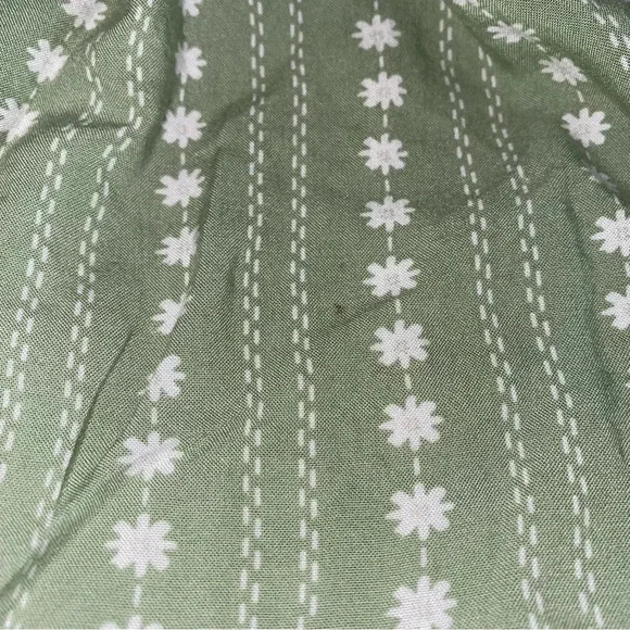 Women’s Size Large Romper - Green - With Pockets - White Floral Pattern Boho - Picture 8 of 13